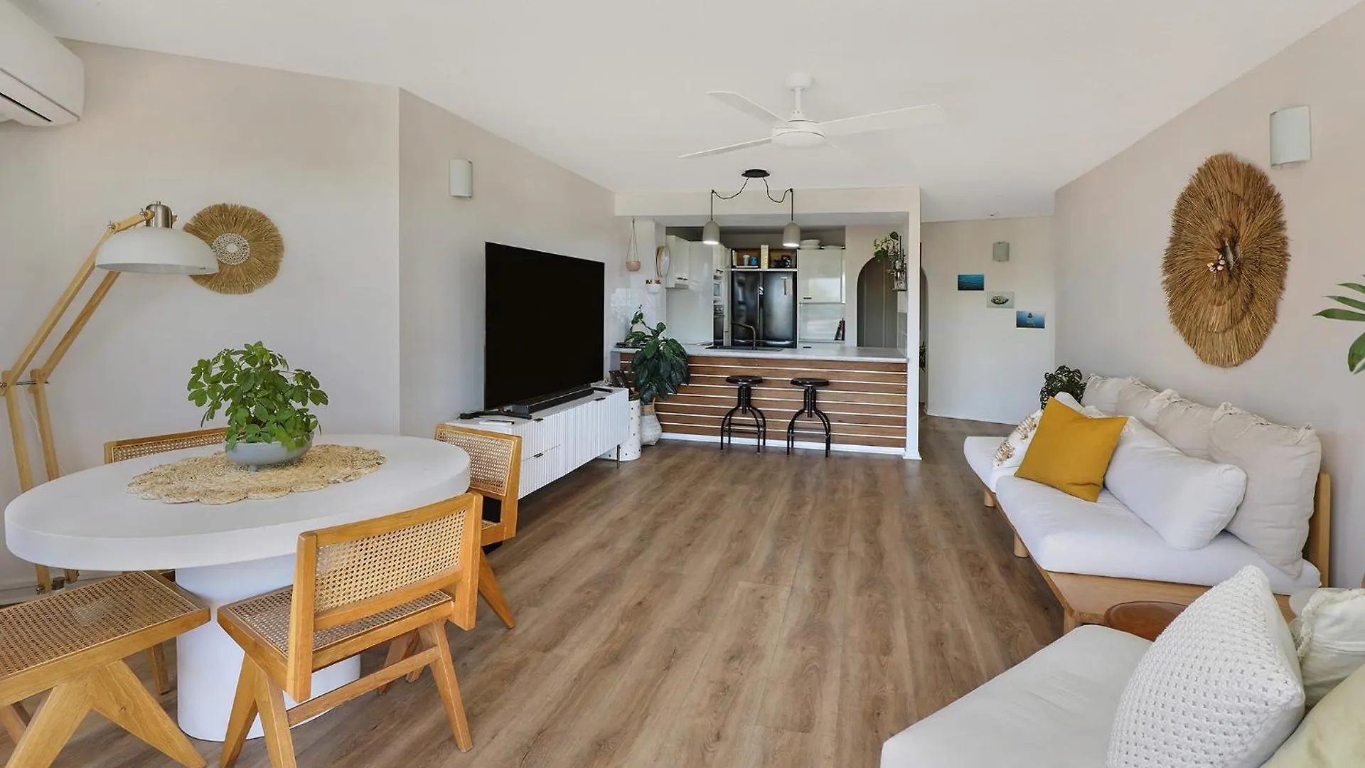Beachside Resort Kawana Waters Buddina Australia