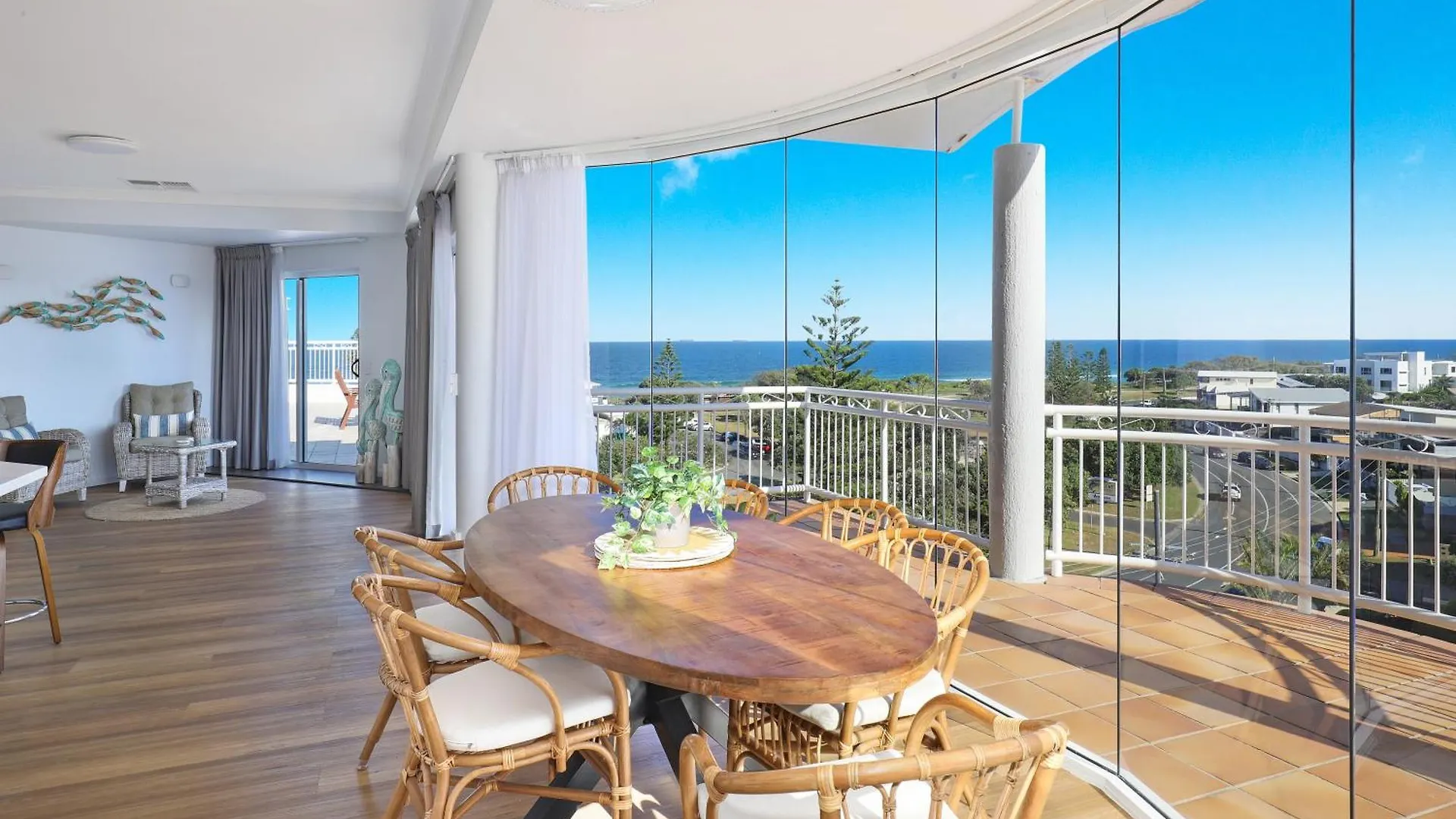 Beachside Resort Kawana Waters Buddina