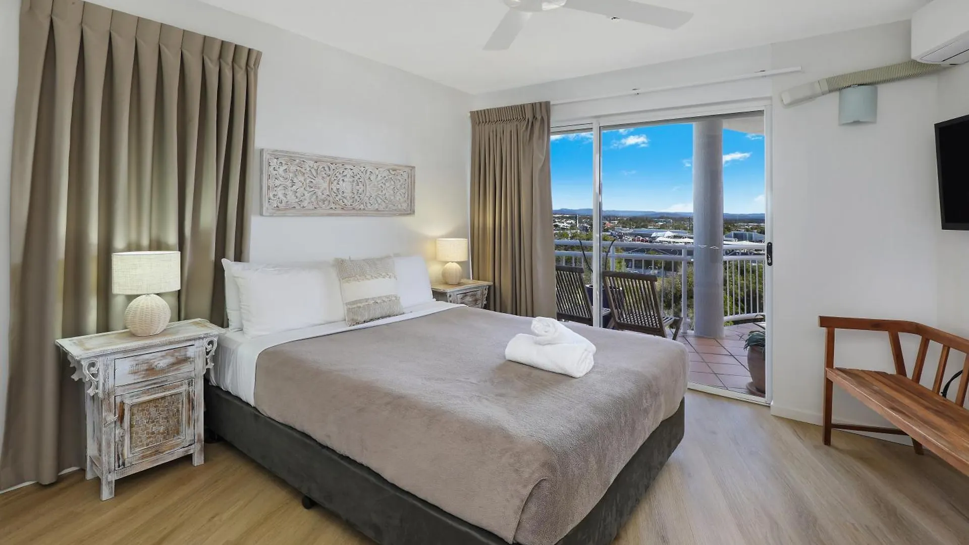 Beachside Resort Kawana Waters Buddina Australia